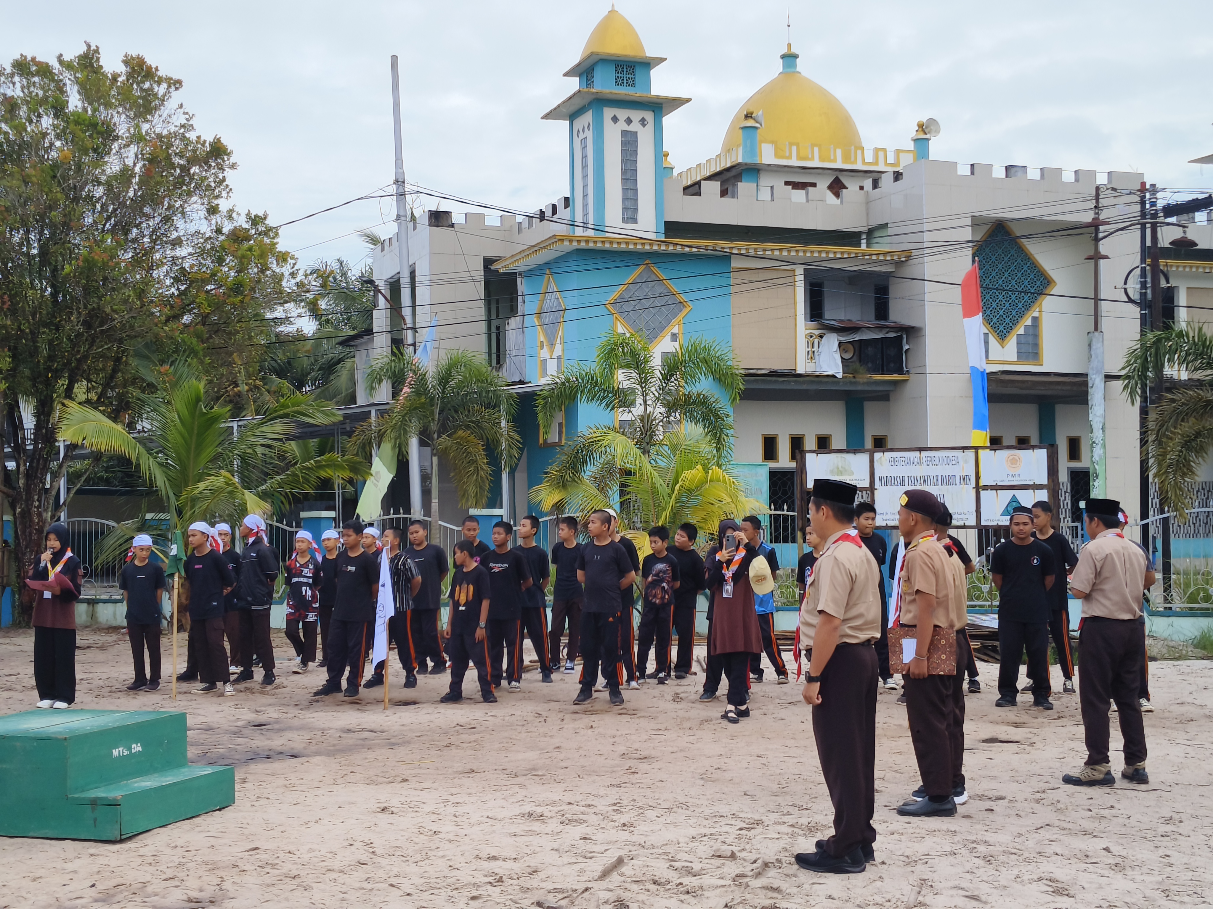 Latih Kepedulian dan Cinta Alam Melalui Jelajah Medan Pramuka Darul Amin Latih Kepedulian dan Cinta Alam Melalui Jelajah Medan Pramuka Darul Amin