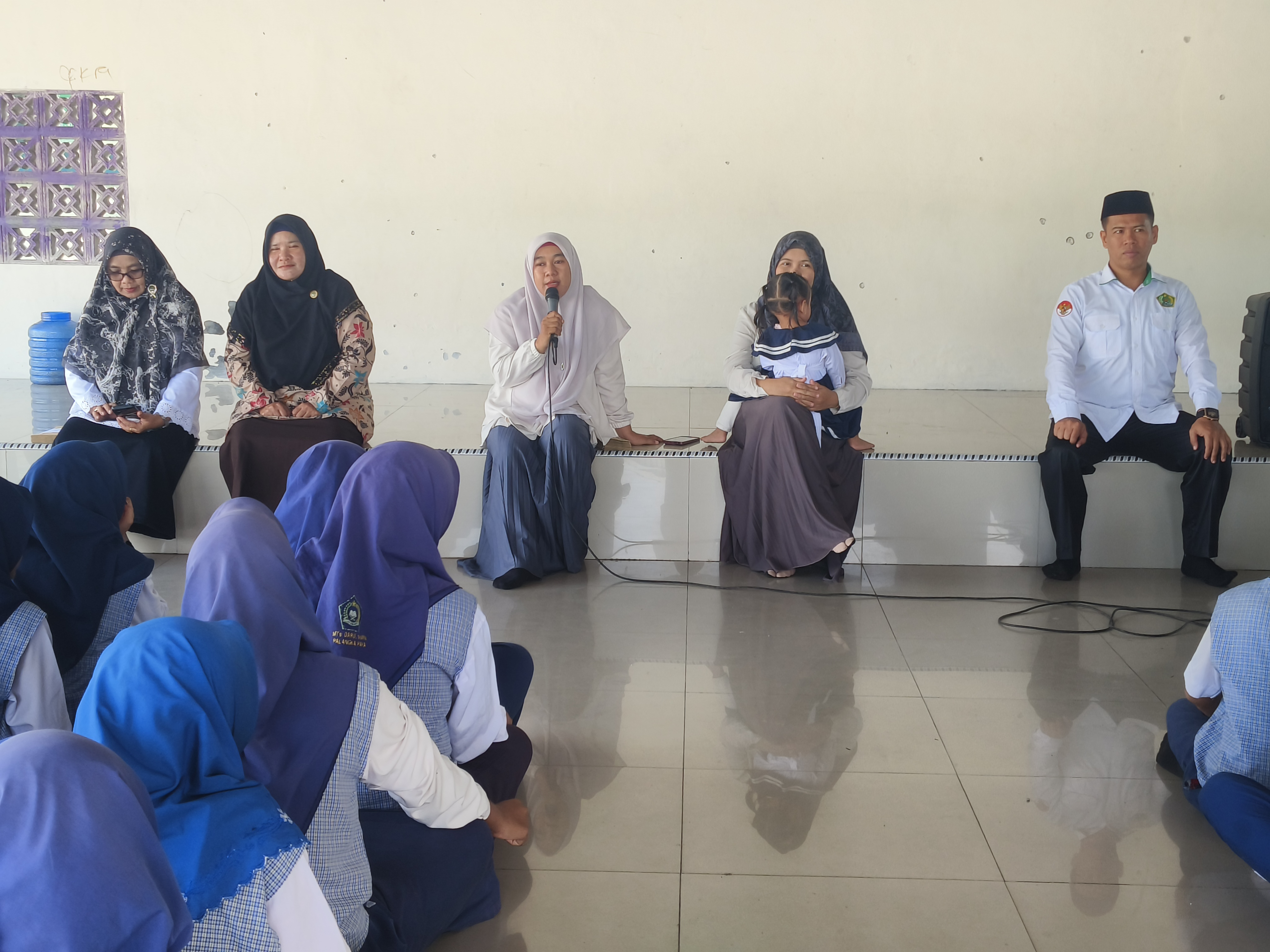Penuh Haru dan Kebahagiaan, 108 Siswa MTs Darul Amin Dinyatakan Lulus Penuh Haru dan Kebahagiaan, 108 Siswa MTs Darul Amin Dinyatakan Lulus