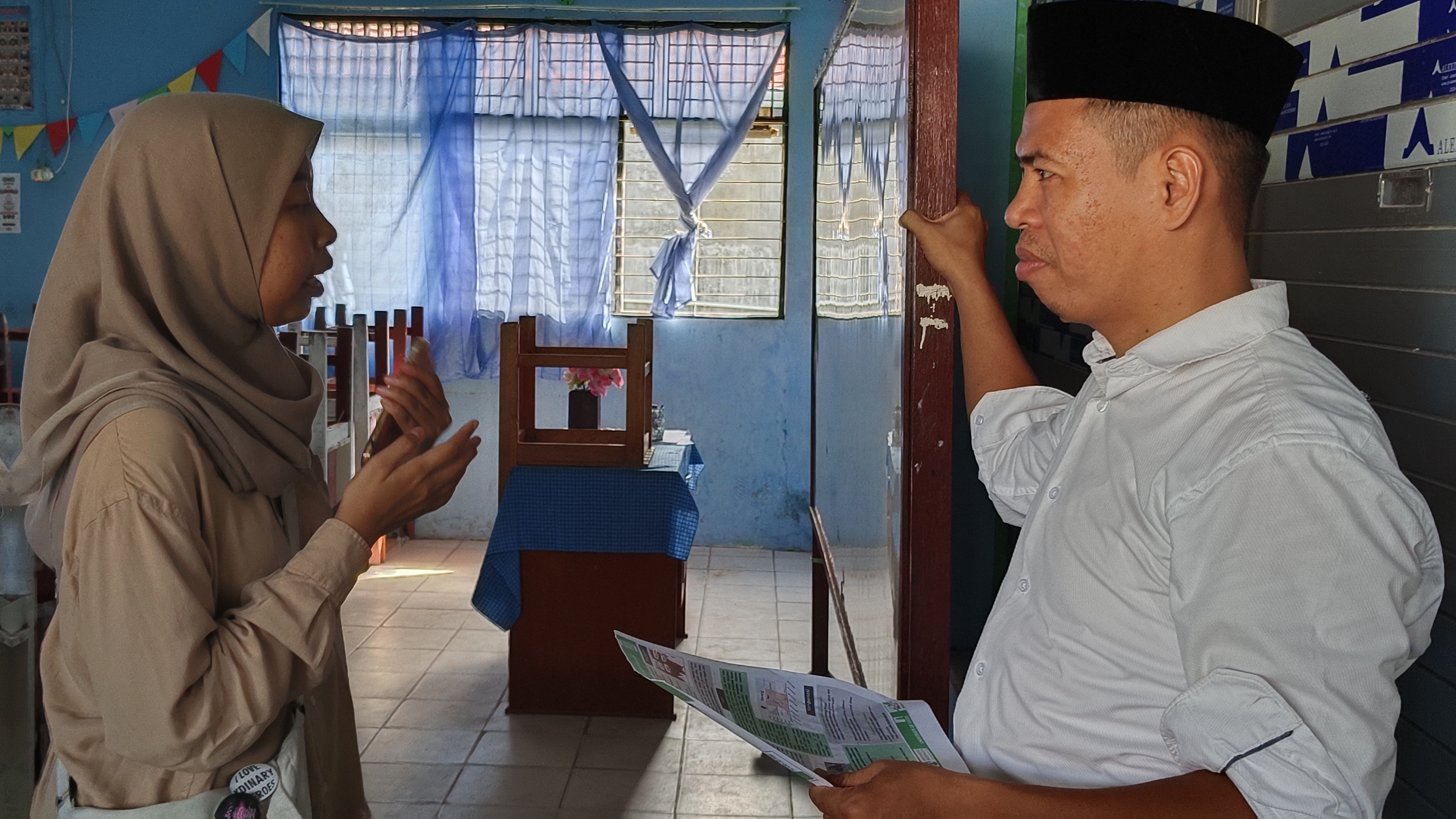 MTs Darul Amin Disambangi Peneliti Asal Inggris MTs Darul Amin Disambangi Peneliti Asal Inggris